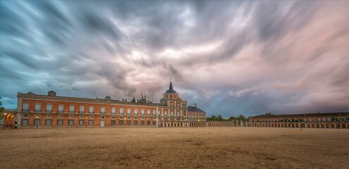 Fototapeta premium Panoramic view of the Royal Palace of Aranjuez in Aranjuez, Spain