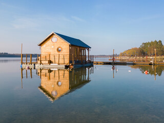 Obraz premium Międzyrzecz jezioro Głębokie o zachodzie słońca. Polska , Lubuskie. Przystań 