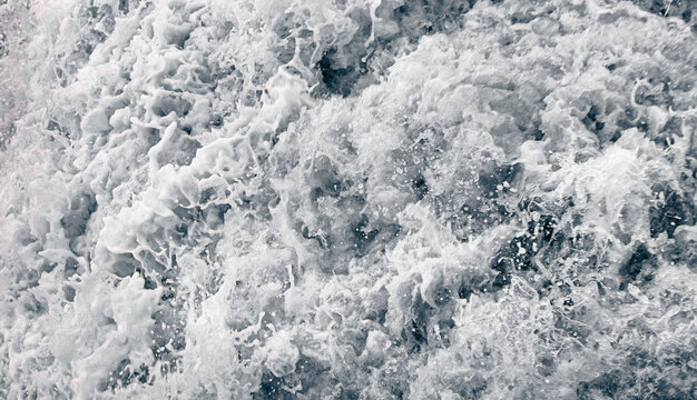 Sch&auml;umendes Wasser als Hintergundmotiv