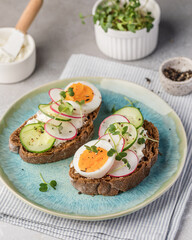 sandwiches with egg, cucumber and radish