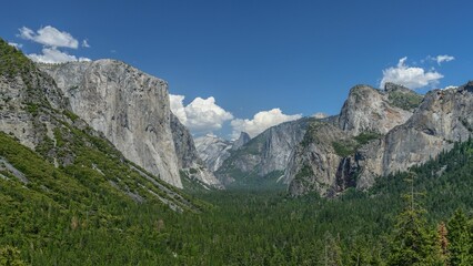 Mesmerizing view of a beautiful mountainous landscape