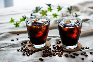 窓際のアイスコーヒー