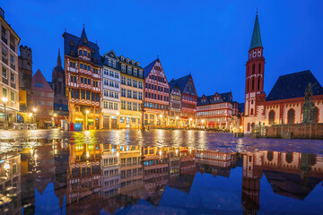 Fototapeta premium Old town square Romerberg in downtown Frankfurt, Germany