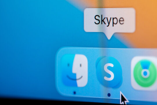 Open Skype app in macbook dock