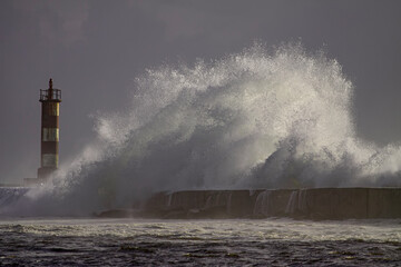 Huge sea wave splash
