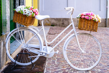 Fototapeta na wymiar bike - bicycle at a street in munich