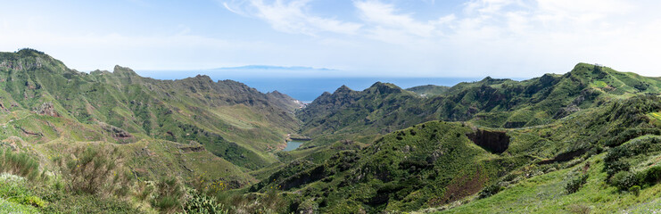 panorama sur les montagnes du littoral des Canaries