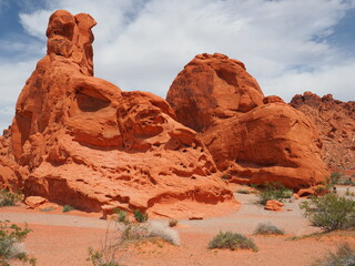 Fototapeta na wymiar Red sandstone in Valley of Fire in Nevada