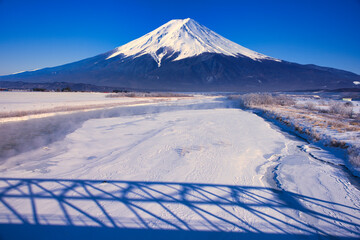 雪景色と富士山・合成写真