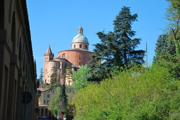 Fototapeta na wymiar View of the basilica of San Luca