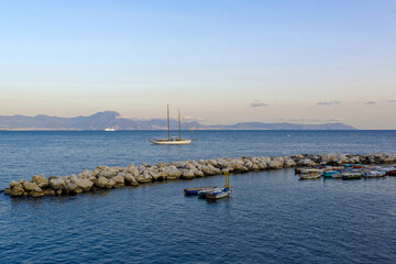 Petit port de pêche à Naples