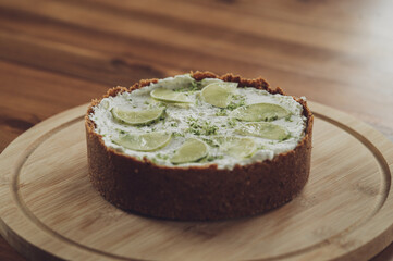 Sommerlicher Key Lime Pie (Käsekuchen)