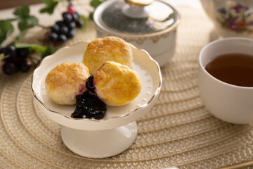 Image of a delicious English scone.