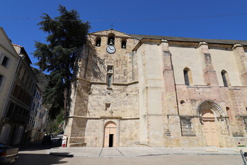 Fototapeta na wymiar L'église abbatiale Saint Volusien, de style roman, ville de Foix, département de l'Ariège, France