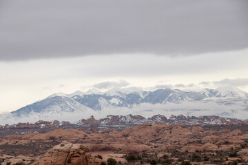 Fototapeta na wymiar snow covered utah mountains 