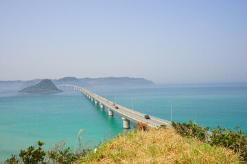 Naklejka premium Tsunoshima Ohashi Bridge in Yamaguchi, Japan - 日本 山口県 角島大橋 
