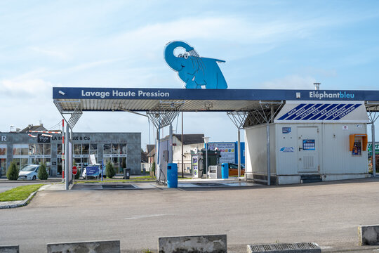 station de lavage l'&eacute;l&eacute;phant bleu vide 