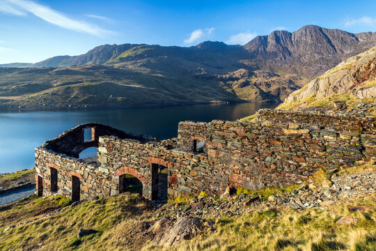 View over the derelict Brittania Copper Mines buildings beside the miners' track to Llyn Llydaw in the Snowdonia National Park, North Wales.