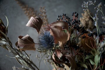 スワッグにしたドライフラワーの接写