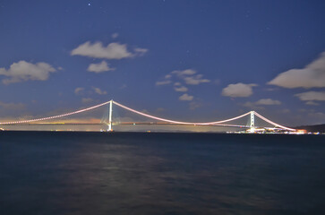 兵庫県・明石海峡大橋の夜景