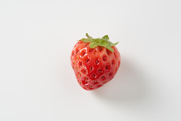 苺を白背景で（とちあいか）