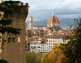 Fototapeta na wymiar Firenze. Porta San Niccolò verso il Duomo