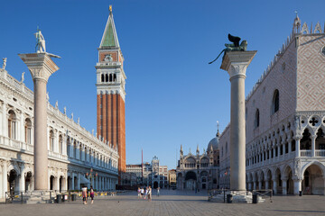 Venezia. Piazza San Marco con le Colonne di Marco e Todaro
