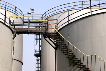 Gas tank - Tory Oil terminal - Aberdeen - Grampian - Scotland - UK © Collpicto