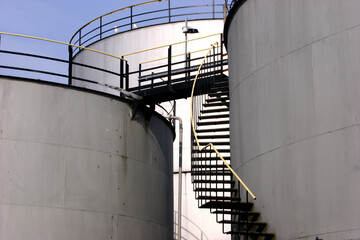 Gas tank - Tory Oil terminal - Aberdeen - Grampian - Scotland - UK © Collpicto
