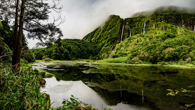Cascata da Ribeira do Ferreiro, Azores