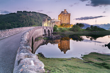 Scotland - Eilean Donan Castle Sunset - 593231875