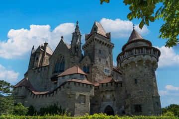Fototapeta premium Ancient Kreuzenstein Castle on a sunny morning in Austria