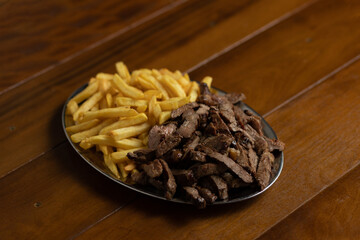 Filé com fritas