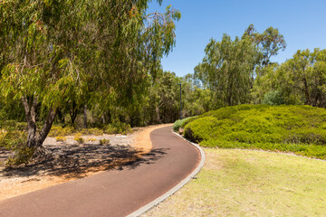 Fototapeta na wymiar Walking path Hunter Park Millbridge, Bunbury, Western Australia