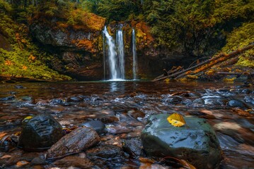 Waterfall in Oregon in autumn