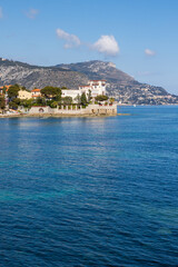 Naklejka premium Villa Kérylos d'inspiration grecque antique au bord de la baie des fourmis à Beaulieu-sur-Mer