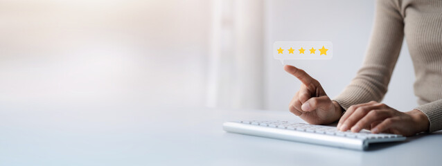 Product or service review ideas from customers, writing reviews from customers who use the products and services of the store to express their satisfaction and increase the credibility of the store. - obrazy, fototapety, plakaty