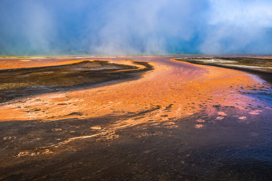 Orange Hot Springs Geyser © Jeff
