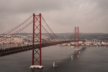 Obraz premium Ponte 25 de Abril bridge