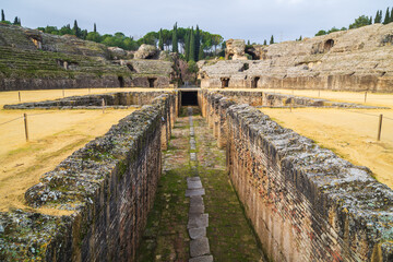 Fototapeta na wymiar In the ruins of ancient Italica