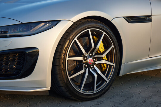 Jaguar F type front wheel. 20" alloy wheel, Pirelli Zero tire. Car in matte paint. Katowice, 17.06.2022