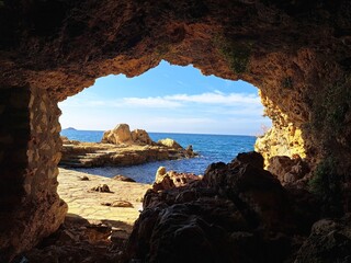 Felsenhöhle in Rovinj