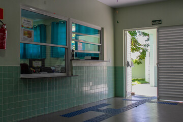 interior, room, window, empty, floor, architecture, wall, door, corridor, indoor, hall, space, hallway, open, building, wood, view, school, exit