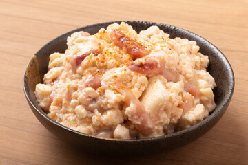 豆腐とイカの塩辛の和え物