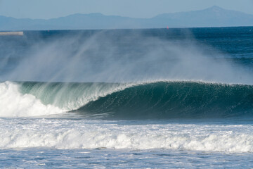 波・チューブ・仙台新港