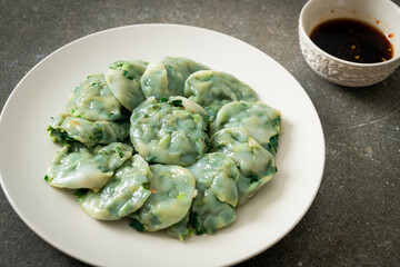 steamed chives dumplings with sauce