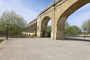 Fototapeta na wymiar L'aqueduc Saint Clément, ville de Montpellier, département de l'Hérault, France