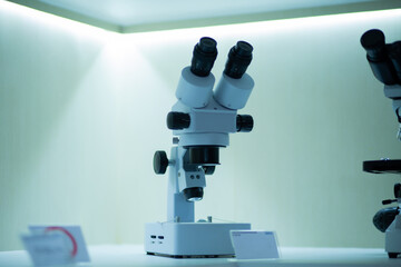 Simple microscope or magnifying glass which only uses a single convex lens to help magnify the object