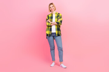 Naklejka premium Full body photo of lovely young lady folded arms shopping model dressed stylish checkered yellow outfit isolated on pink color background