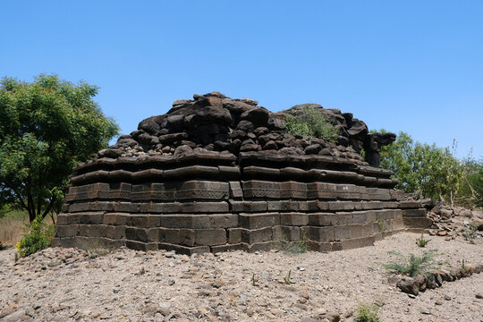 2 April 2023, Sculptures carved on the outer wall of the rameshwar mallikarjuna temple one of the five rock temples inside Dharmaveergad / Bahadurgad, Pedgaon, Taluka Shrigonda, Maharashtra, India